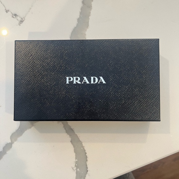 Brand new never worn Prada envelope wallet - Picture 2 of 5